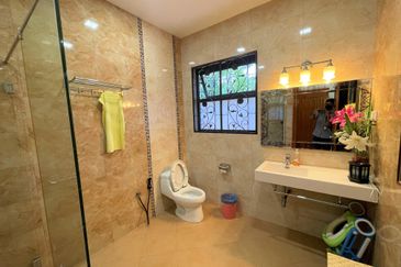 [RENOVATED 12,217 SQFT] Double Storey BUNGALOW Taman Tasik Titiwangsa, KL FOR SALE
