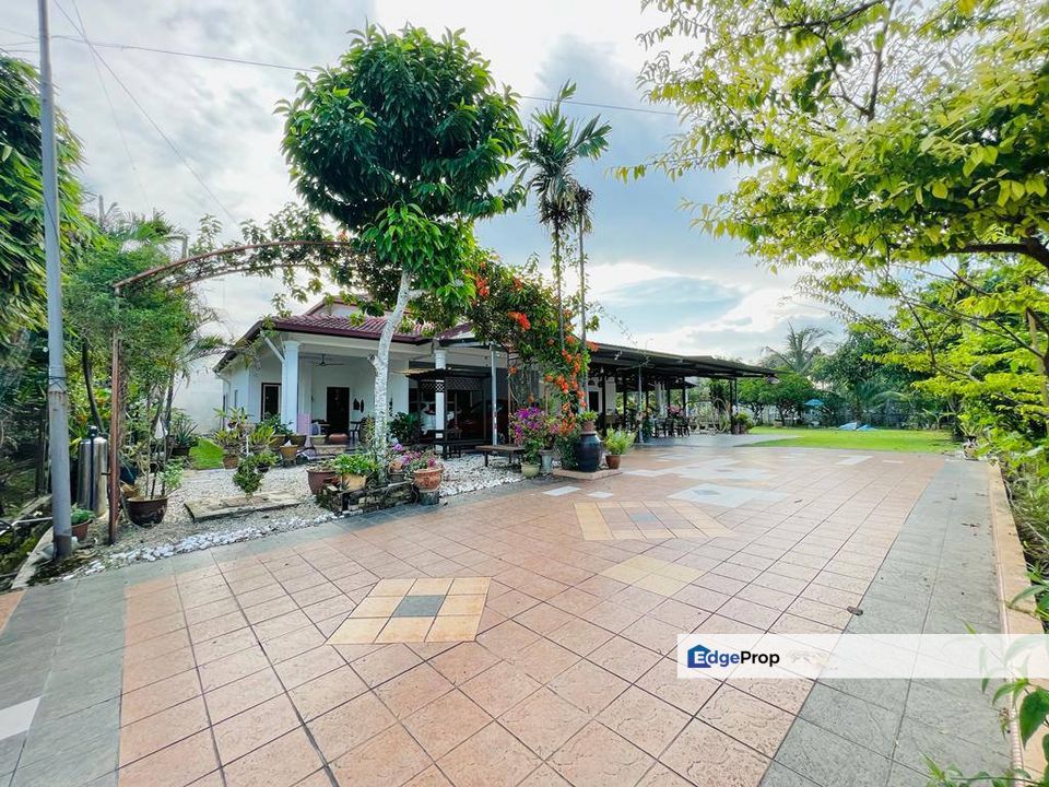 [17,760 SQFT] Double Storey Bungalow House Seksyen 4 Bandar Baru Bangi, Selangor, Bangi