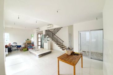 Parkfield Residences, Tropicana Heights