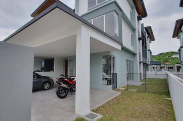 Parkfield Residences, Tropicana Heights