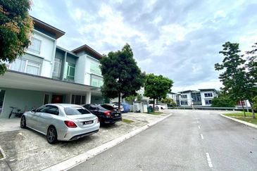 Parkfield Residences, Tropicana Heights