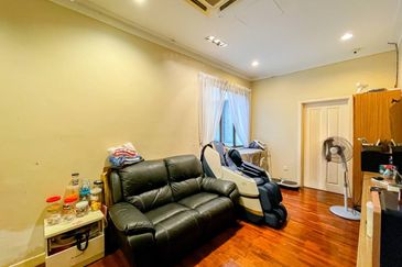 [24x90] Double Storey Superlink Jalan Tiang Seri Tropika 2 Bukit Jelutong Shah Alam FOR SALE Freehold 