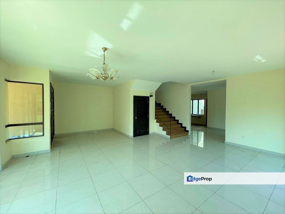 [4,800 SQFT] END LOT 2 Storey Semi D Country Heights, Kajang FOR SALE, Selangor, Country Heights