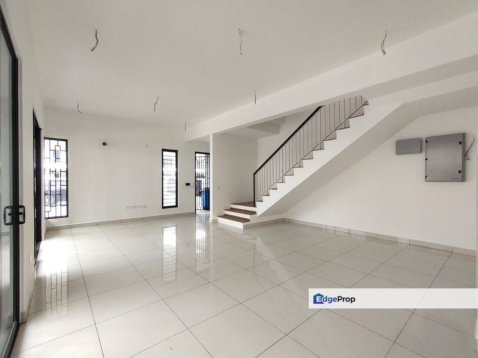 Elmina Green 3 Elmina West Shah Alam EXTRA LAND 30x80 FOR SALE END LOT 2 Storey Terrace , Selangor, Sungai Buloh