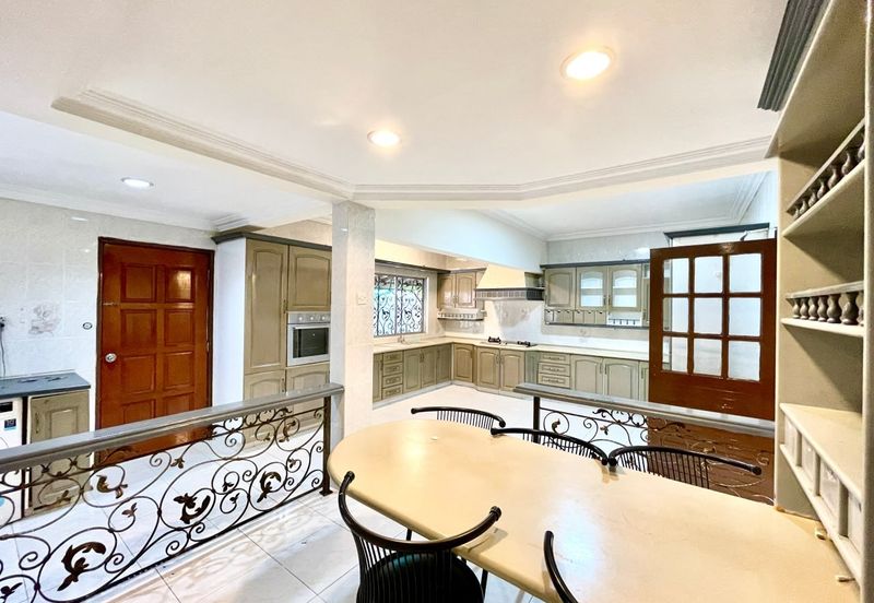 Double Storey BUNGALOW Lorong Kemaris Bangsar KL For Sale Freehold Near Jalan Maarof Lucky Garden Bangsar Bukit Bandaraya Medan Damansara