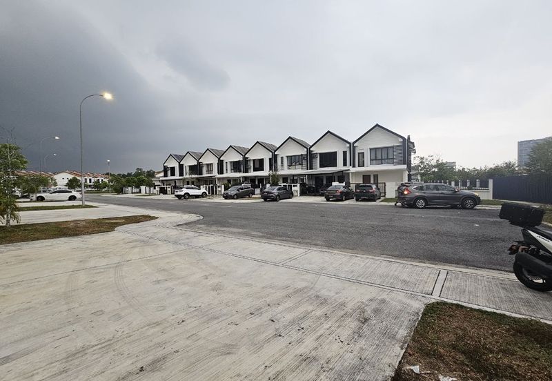 Avis 2 @ Setia Alam Sari