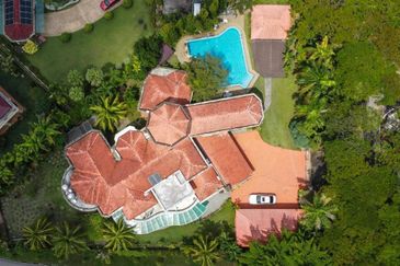 KGSAAS Golf Club, Seksyen 13