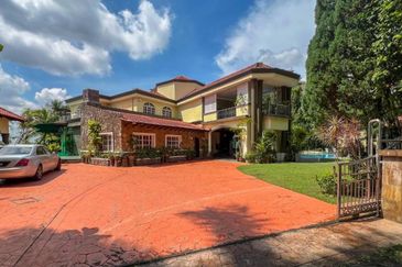 KGSAAS Golf Club, Seksyen 13