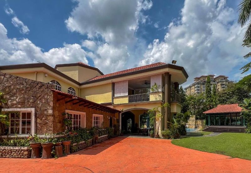 KGSAAS Golf Club, Seksyen 13