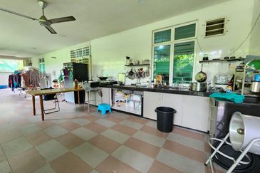 Desa Pinggiran Putra