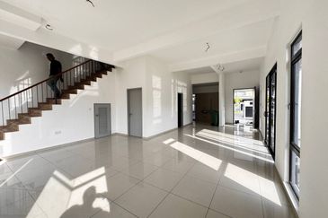 Bandar Tun Hussein Onn