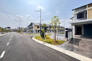 Bandar Tun Hussein Onn