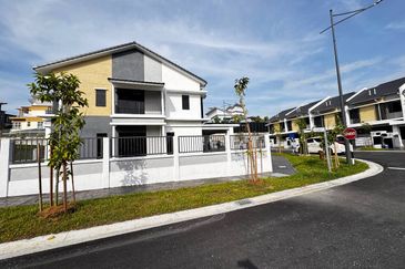 Bandar Tun Hussein Onn