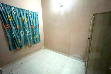 Jalan Spektrum U16 @ Taman Bukit Subang