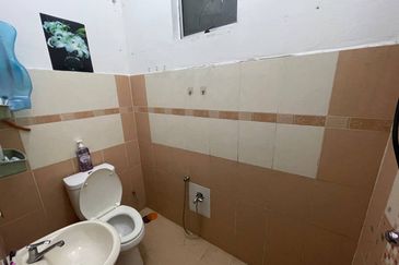 Jalan Spektrum U16 @ Taman Bukit Subang