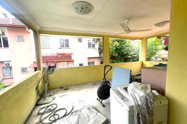 Jalan Spektrum U16 @ Taman Bukit Subang