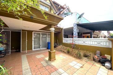 Jalan Spektrum U16 @ Taman Bukit Subang