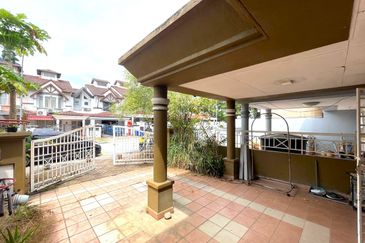 Jalan Spektrum U16 @ Taman Bukit Subang