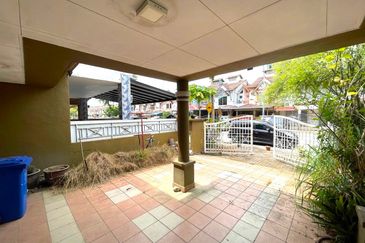 Jalan Spektrum U16 @ Taman Bukit Subang