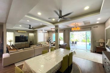 Bangi Lakehill Villas