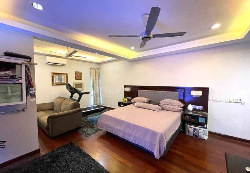 Bangi Lakehill Villas