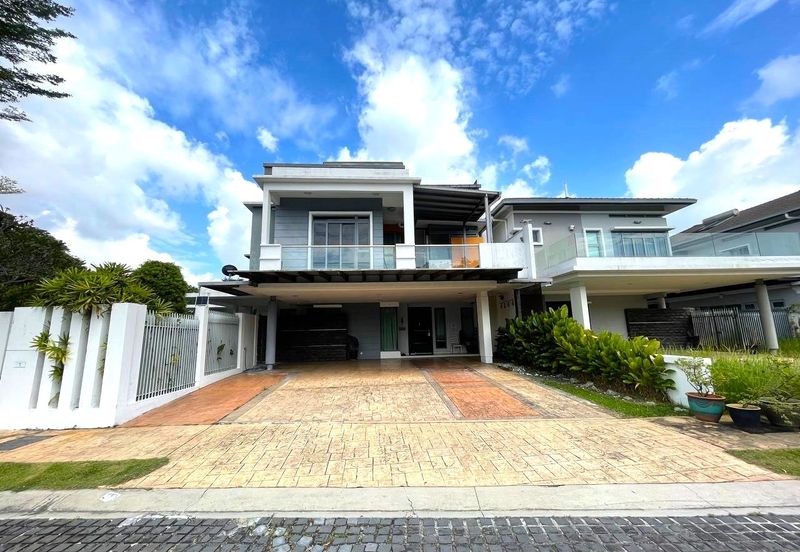 Bangi Lakehill Villas