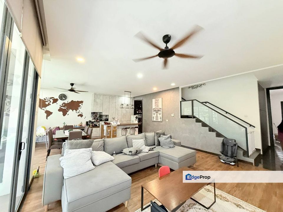 3 Storey Superlink Thistle Grove Denai Alam Shah Alam Freehold Renovated For Sale Near Elmina Valley Semanea Hills Willow Park Serissa Terrace Maple, Selangor, Denai Alam