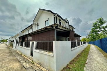 Avis 2 @ Setia Alam Sari