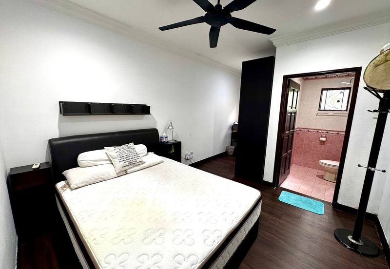 Putra Hill Residency