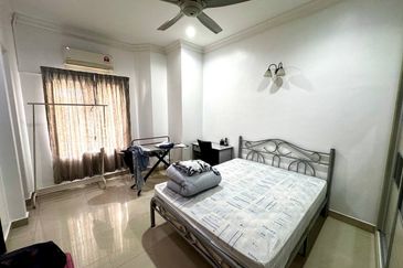 Putra Hill Residency