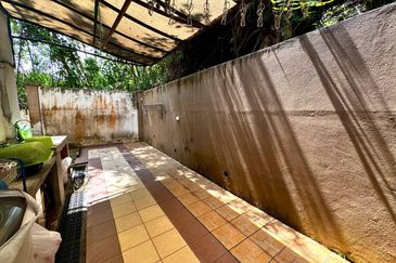 Putra Hill Residency