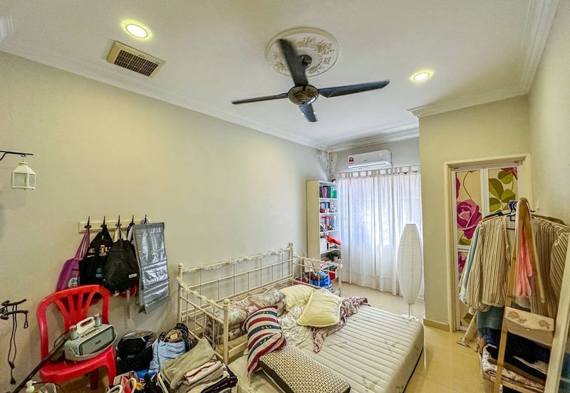 Bandar Tun Hussein Onn