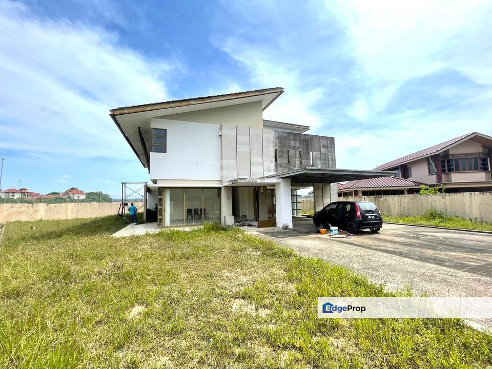 Banyan Close Bandar Bukit Mahkota Bangi Double Storey Bungalow For Sale Freehold Near Bandar Seri Putra Bangi  , Selangor, Bangi