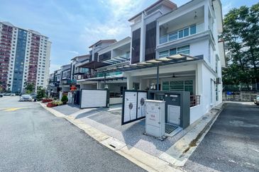 Taman Pinggiran Putra