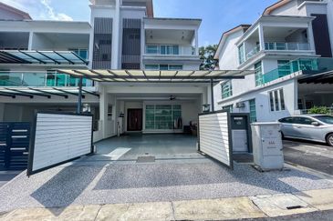 Taman Pinggiran Putra