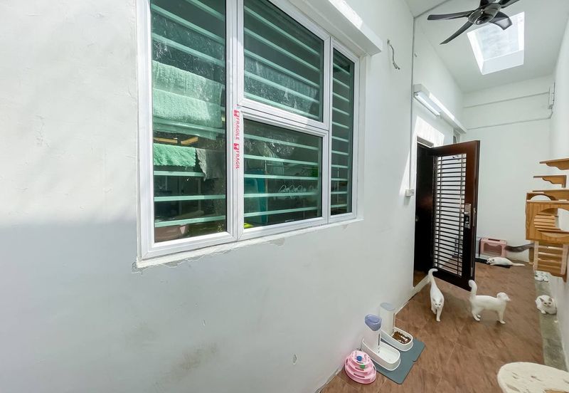 Taman Pinggiran Putra