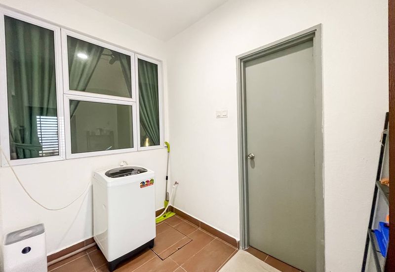 Taman Pinggiran Putra