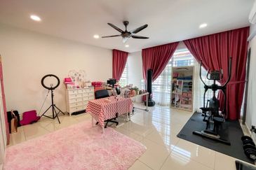 Taman Pinggiran Putra