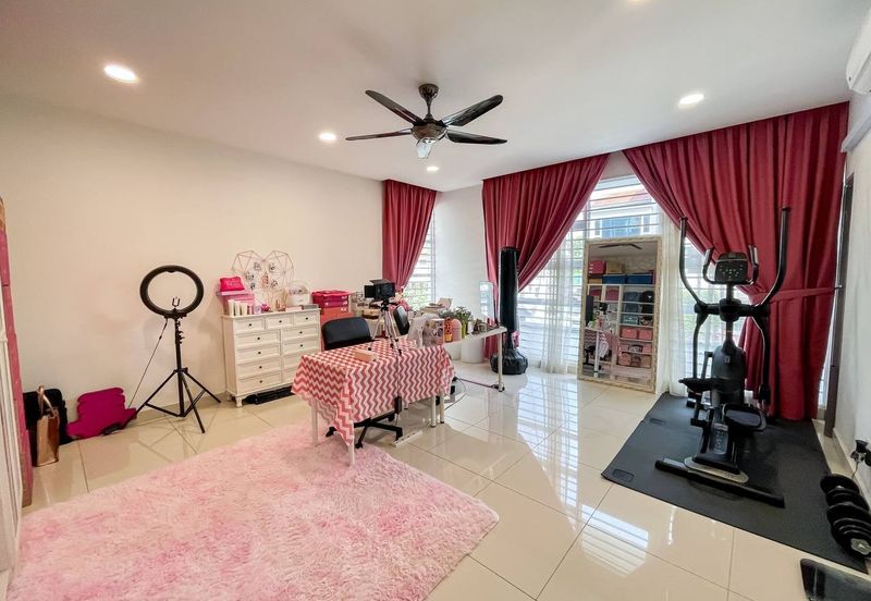 Taman Pinggiran Putra