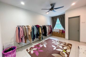 Taman Pinggiran Putra