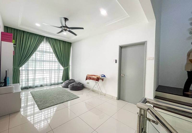 Taman Pinggiran Putra