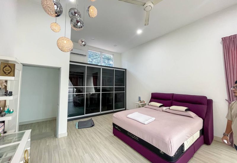 Taman Pinggiran Putra