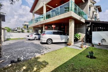 Bandar Tun Hussein Onn