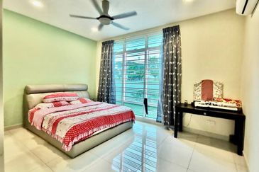 Bandar Tun Hussein Onn