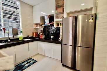 Bandar Tun Hussein Onn