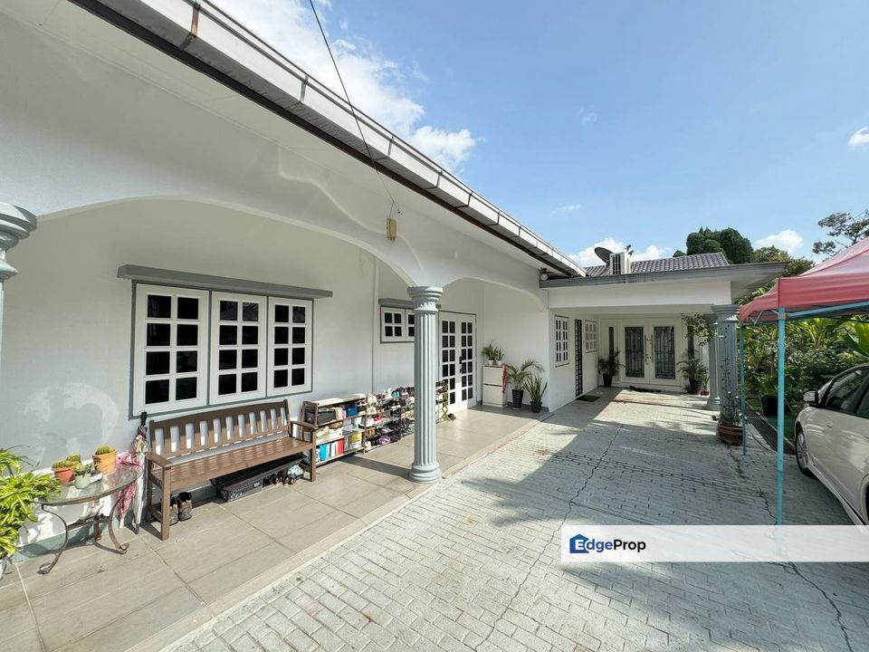 Bungalow Seksyen 3 Shah Alam FOR SALE [PRIVATE POOL] Single Storey Bungalow Near Seksyen 4 7 8 9, Selangor, Shah Alam