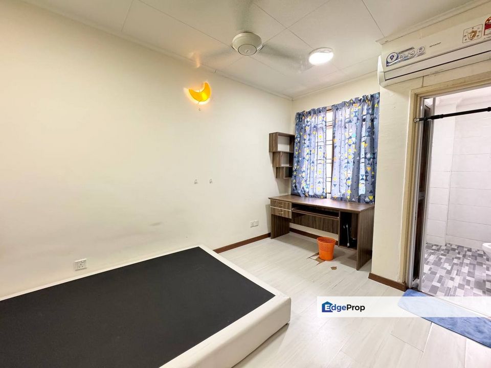 [RENOVATED 24'x80'] Double Storey Superlink Jalan Birai, Bukit Jelutong, Shah Alam FOR SALE, Selangor, Bukit Jelutong