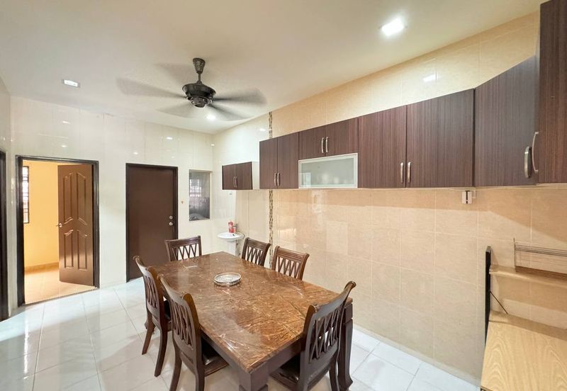 [RENOVATED 24'x80'] Double Storey Superlink Jalan Birai, Bukit Jelutong, Shah Alam FOR SALE