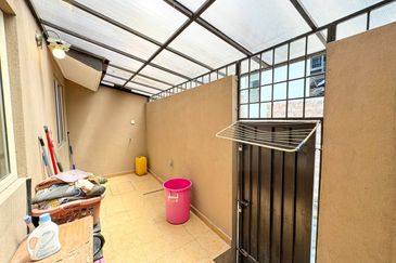 [RENOVATED 24'x80'] Double Storey Superlink Jalan Birai, Bukit Jelutong, Shah Alam FOR SALE