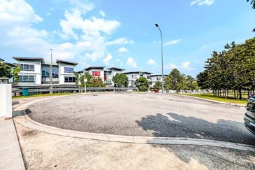 Parkfield Residences, Tropicana Heights